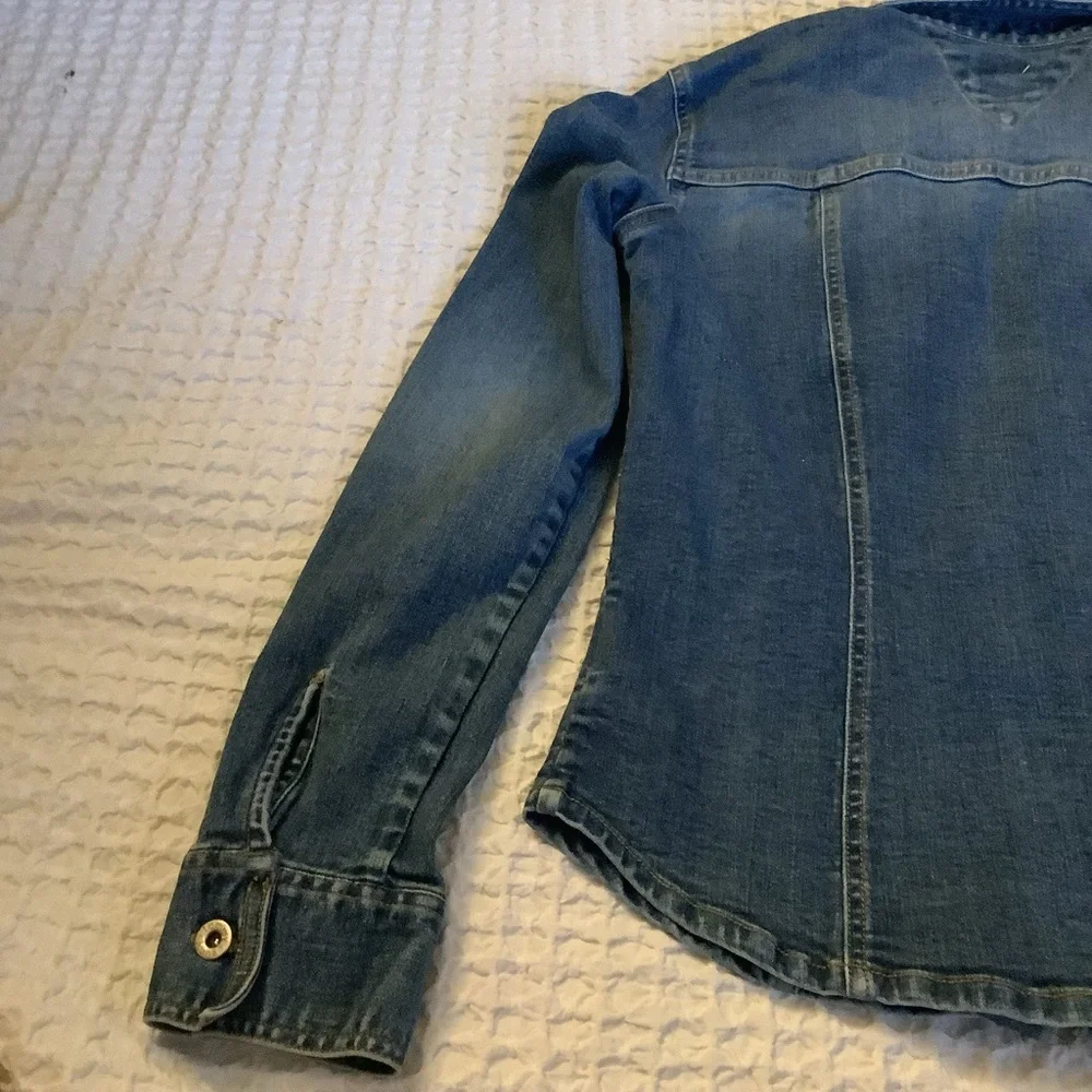 Tommy Hilfiger blue washed denim shirt/ jacket Size Medium - Picture 10 of 14